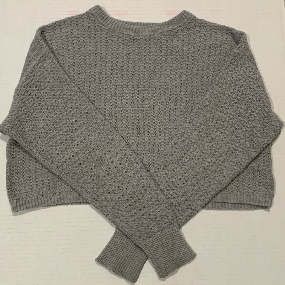 Cropped grey sweater